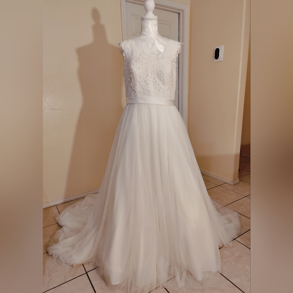 David's Bridal Tulle Cap Sleeve Wedding Dress Size 12  Ivory